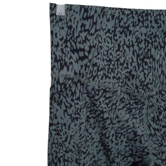 Athleta Salutation Stash Pocket 2 Printed 7/8 Tights Pockets Size 1X - Picture 6 of 9